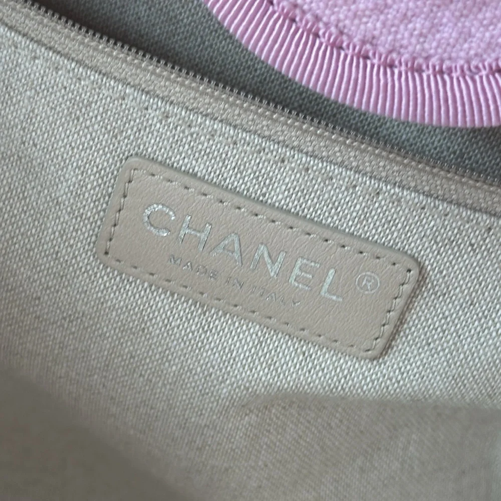 Chanel 22s pink deauville tote beach travel bag with pouch and box large pastel - Picture 12 of 16